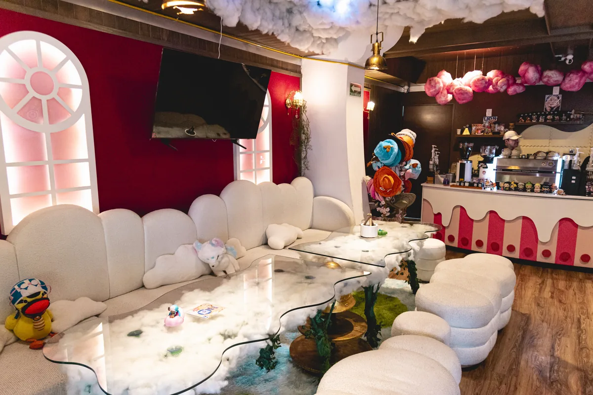 Interior de Hachi Coffee & Tea